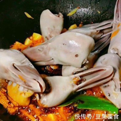 肉蔻|鸭头这样做，再也不用去绝味买了！朋友都说比绝味好吃