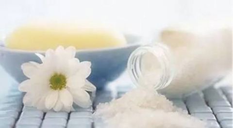 营养物质|都知道淘米水能浇花,但能浇那些花,该怎么浇,你知道吗