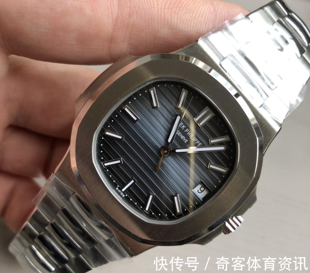 蓝盘@百达翡丽蓝盘鹦鹉螺又成新宠,夜光效果极佳,更像夏季夜晚的星星!