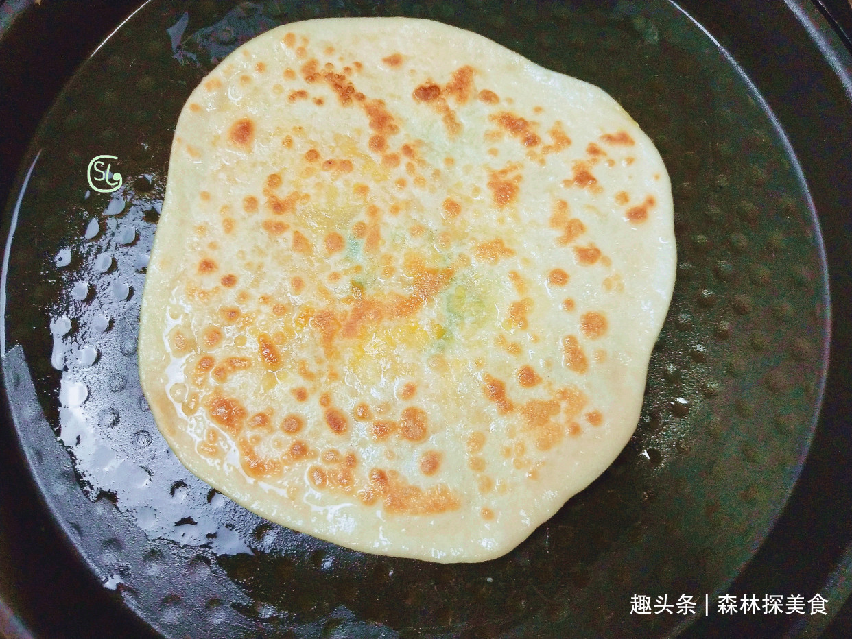 早餐|鸡蛋灌饼教你在家做,饼皮酥脆蛋鲜香,成本不到2块钱,太好吃了