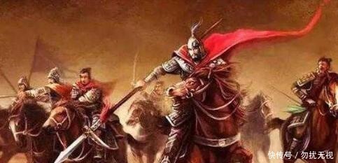 将军得知儿子从官府借东西,把他痛打一顿,并说赶紧还回去!