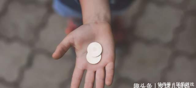 小学生要钱申请书火了，孩子情商高到父母不忍拒绝，网友：必须给