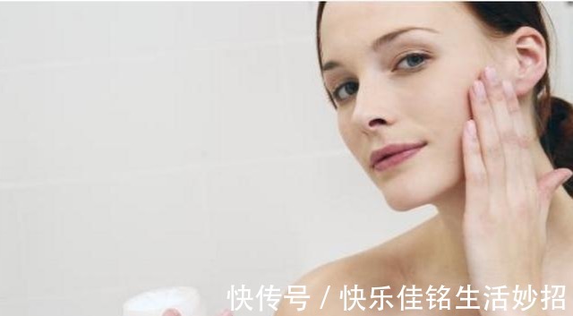 艾珂薇 水、乳、霜、精华的正确护肤顺序,涂错了不但“无效”还“伤肤”!