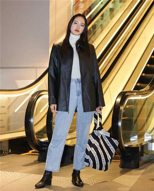 女人40以后,如果不差钱的话,春天建议买这5种外套,时髦又减龄