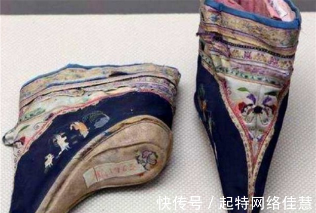 女鞋 清代5种女鞋，第3种让人婀娜多姿，图4看起来太残忍