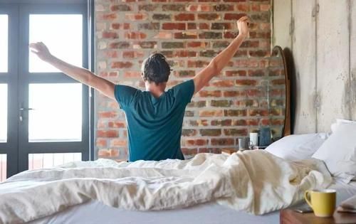 早起|为什么高血压愈发“无孔不入”?医生提醒:早起3不要,血压自己降