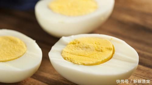  煮鸡蛋，应该用凉水还是热水用错水，难怪蛋壳总破裂还不好剥壳