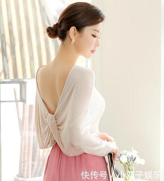 束腰 典雅美女,纯色上衣搭配束腰长裙,精致秀美