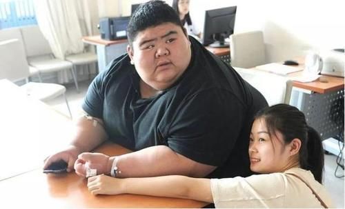 体校|曾是中国第一胖，在健身房遇见爱情，一年成功减下400斤！