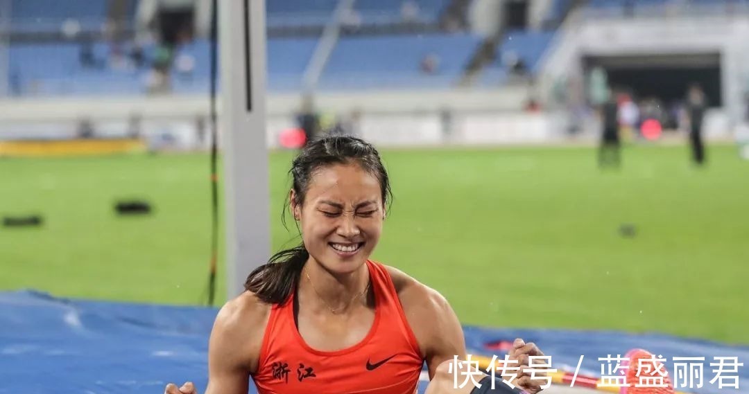 大长腿|中国撑杆跳女神李玲,身高1米83美到窒息,观众被极品身材吸引了!