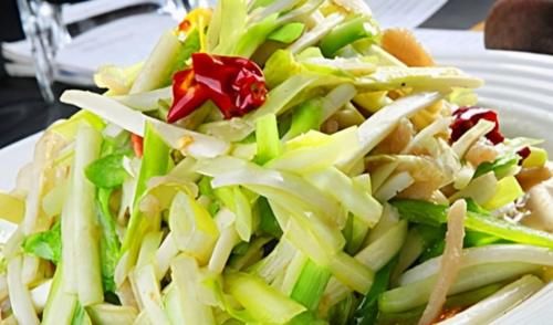 孩子们|女性不想老太快，8月排毒坚持吃3种食物，排毒养颜，美白祛斑年轻