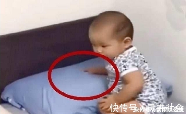 手势|小宝宝不会说话,却一直打手势希望妈妈陪他睡觉,看到最后萌化了