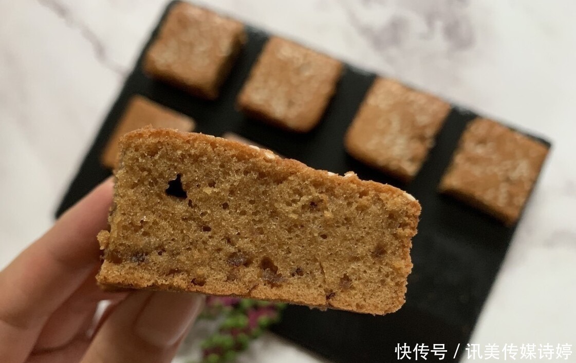 想吃枣糕不用买,在家3块钱就能做,香甜蓬松不塌陷,枣香味十足