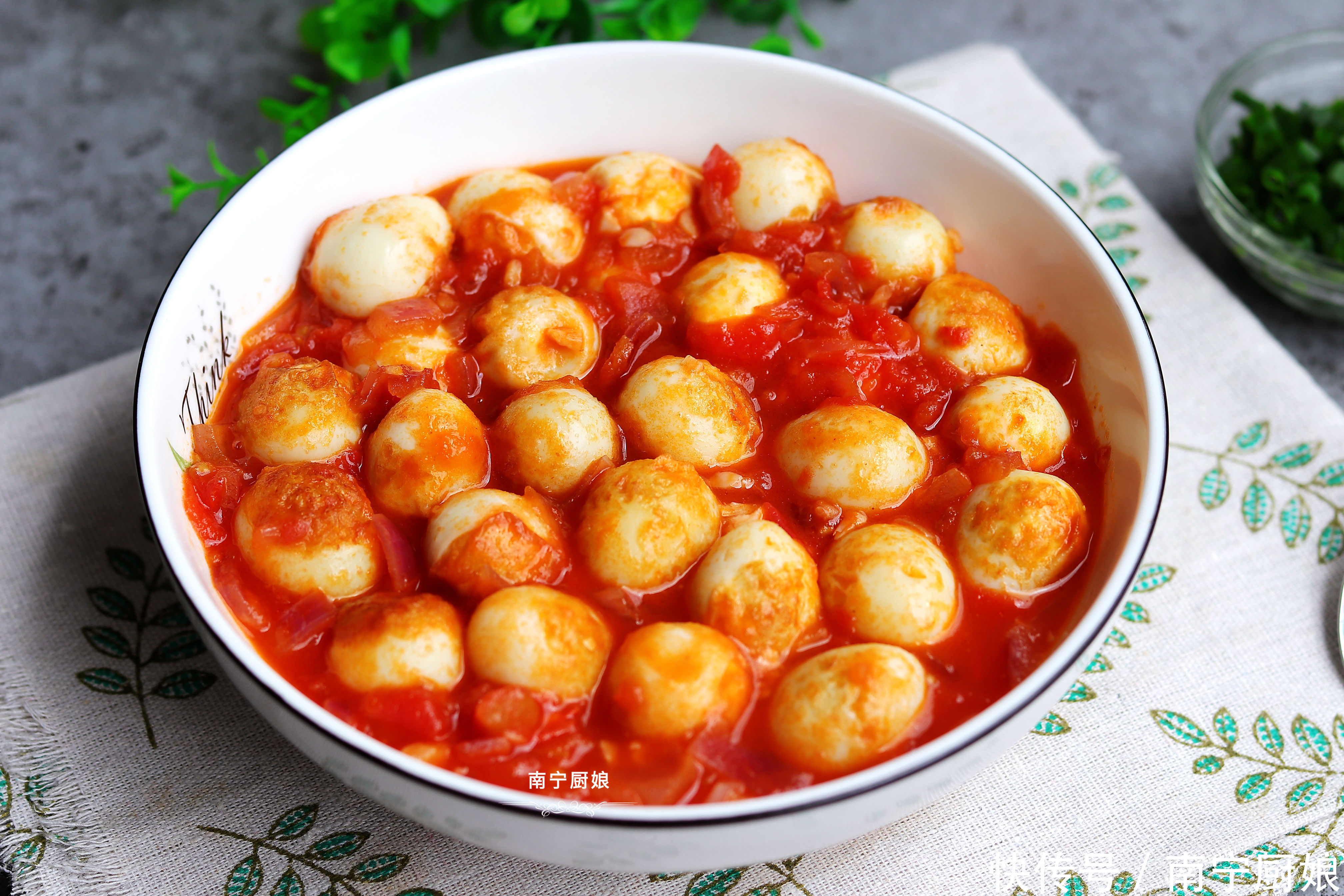 茄汁虎皮鹌|秋天,吃猪肉牛肉不如吃它,营养是鸡蛋的2倍,女人常吃对皮肤好