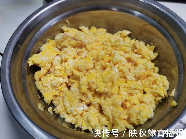 玉米粒|剩米饭这样炒，营养丰富味道好，比吃大鱼大肉还要香，不信你试试