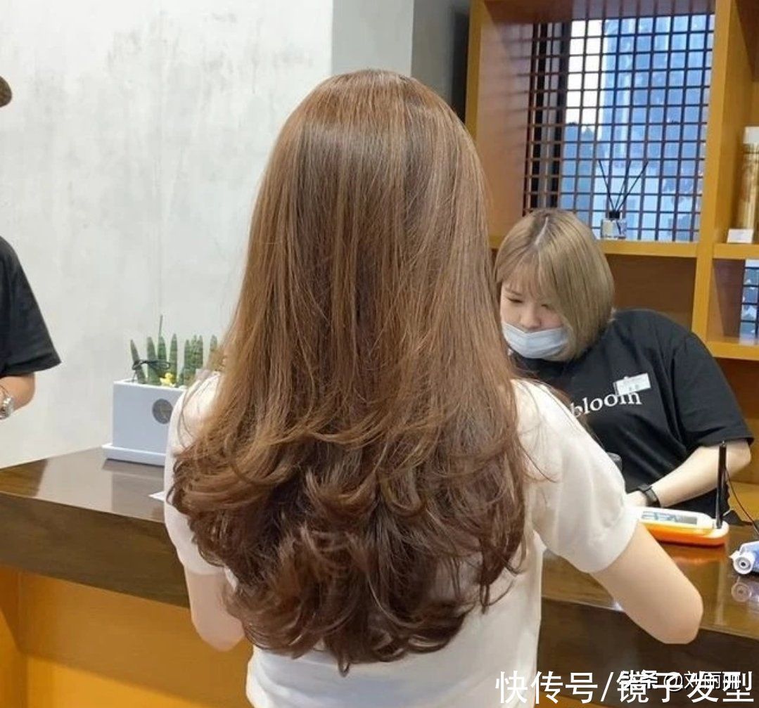 满头|春节发型无论怎么剪,也要试试这10几款,修颜蓬松显气质