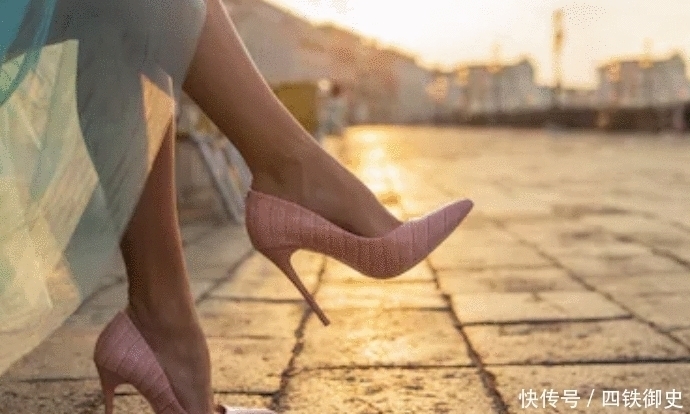 姿态|穿高跟单鞋轻松踏出自信姿态, 让你轻松成为职场女王