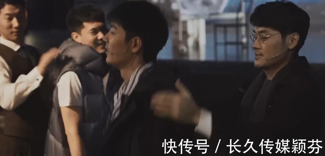 肖戰|肖戰話劇紀錄片曝光,無實物表演吃東西被辣到,素顏出鏡無包袱