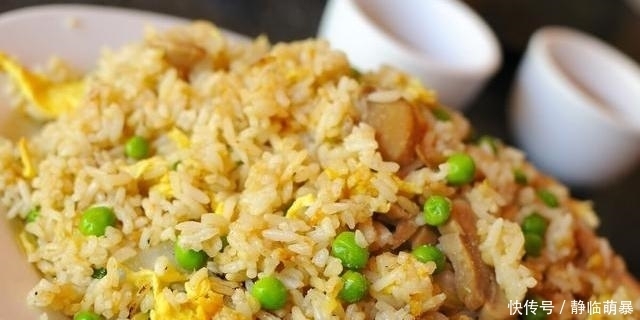 鸡蛋和米饭|做蛋炒饭时，分开炒是不对的，掌握3个诀窍，炒饭色泽金黄不粘锅