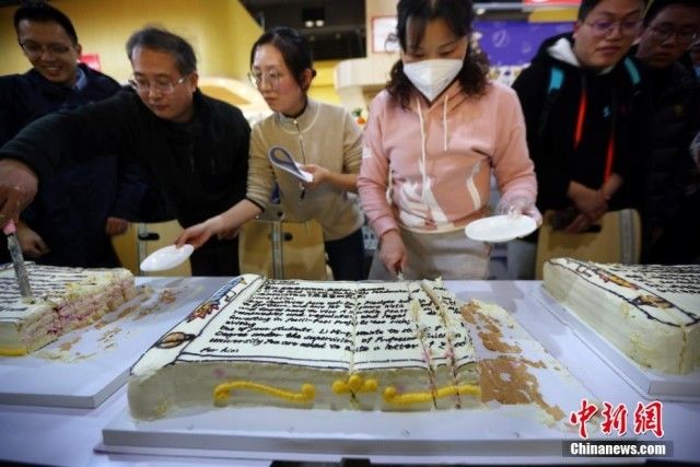 泱波|南京航空航天大学派发“考研蛋糕”祝福考生