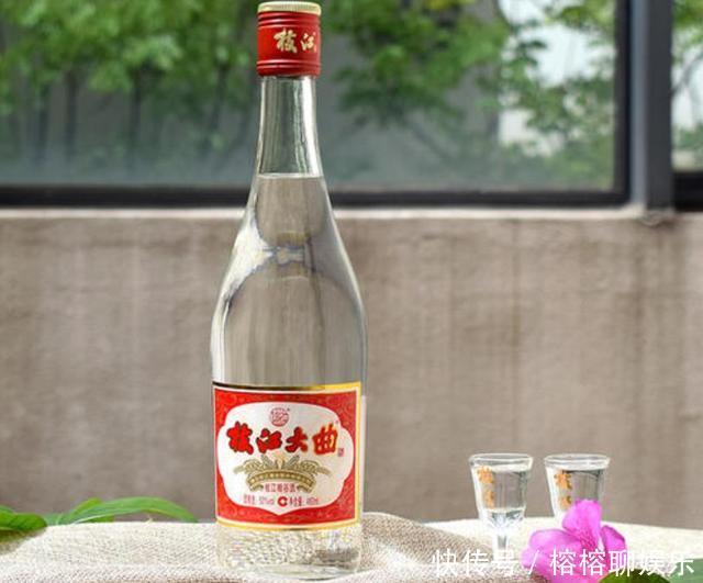 价格便宜|超市这4种廉价白酒,虽不起眼,却都是纯粮好酒,行家才识货