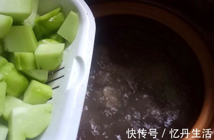 冬天不懂吃这菜可惜了，比白菜便宜，比猪肉补钙，孩子多吃更聪明