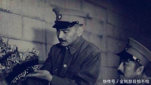 孙殿英盗入乾隆墓后,为何要将乾隆牙齿全给敲掉?原因真不简单!