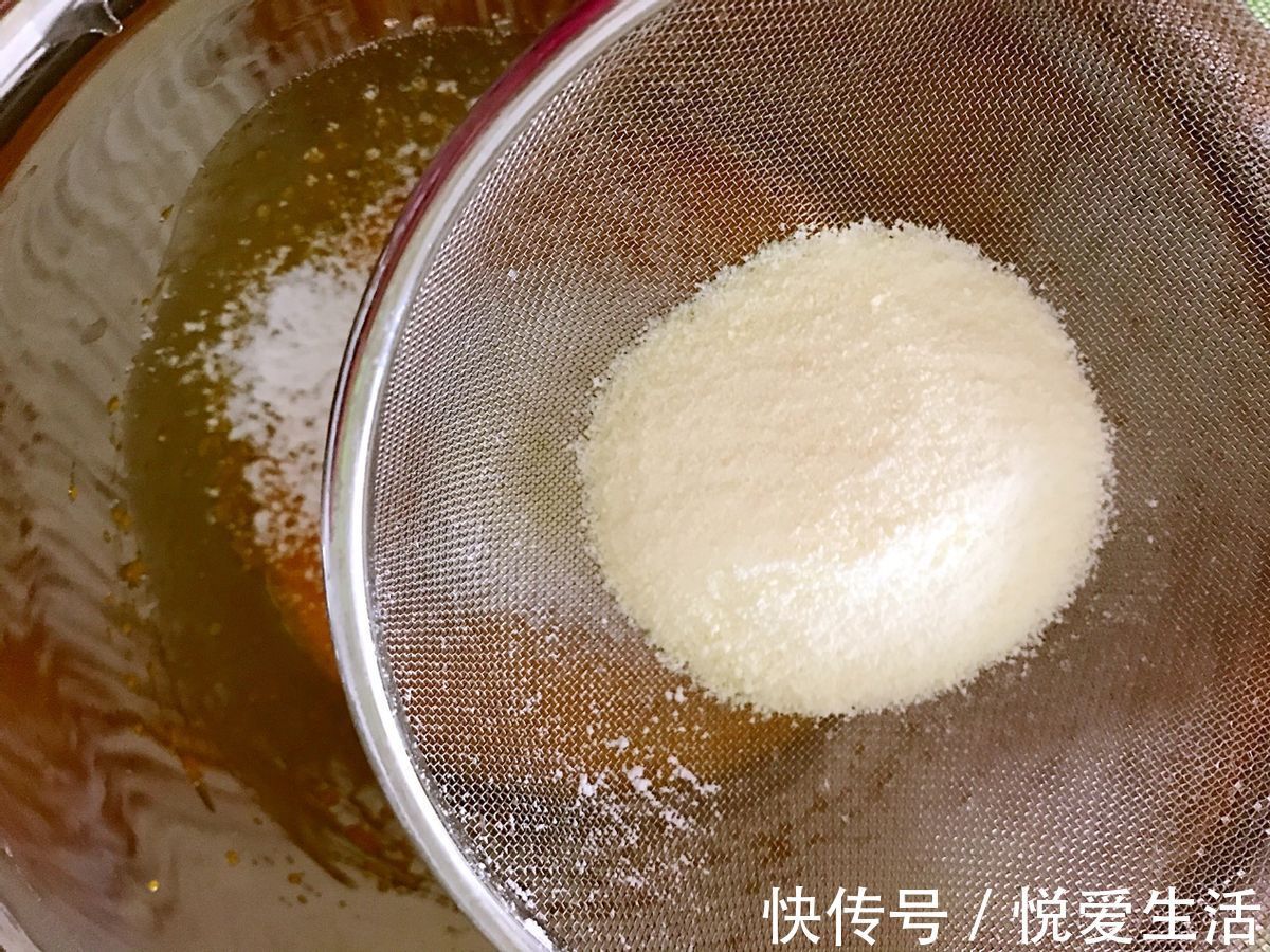 蛋黄饼干|给孩子做一款小零食，简单易学，美味无添加，比买的还好吃
