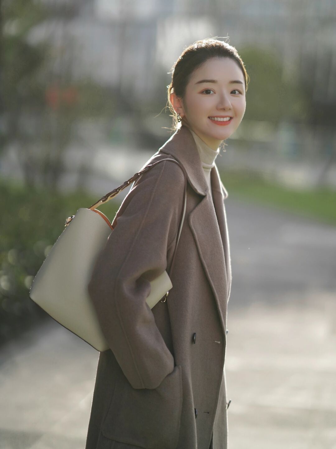 秋冬 降温后不要乱打扮,试试这些保暖洋气又显气质的穿搭,高级又实用