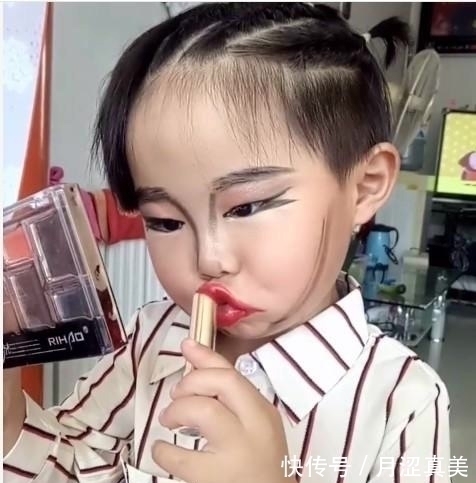 化妆品|3岁“超成熟女孩”偷偷化妆,妆后妈妈被狠狠惊艳,简直判若两人