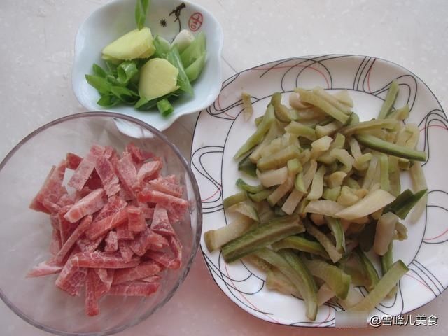 初冬季节遇到这菜买10斤,处理一下储存过冬慢慢吃,炒炒真香啊