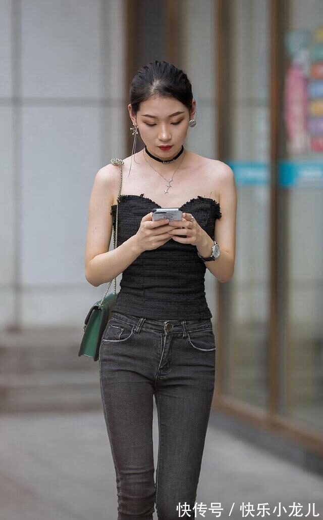 搭配 打底裤的多种风格搭配,轻松展现姣好身形,大方优雅