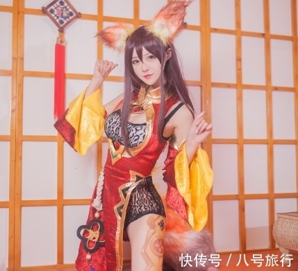 女学生|16岁女学生cos妲己,换上“多肉袜”,这腿型谁能受得了?