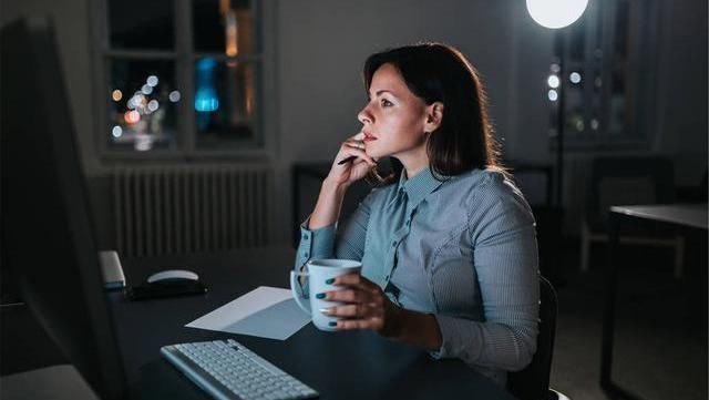 女性|雌激素“旺盛”的女人，身体通常有4个共性，若你符合，值得炫耀