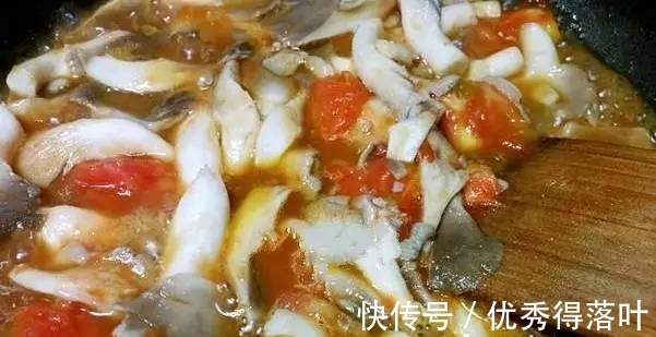 西红柿|西红柿别再煮汤了,和这两种食材一起炒更好吃,你试试就知道~!