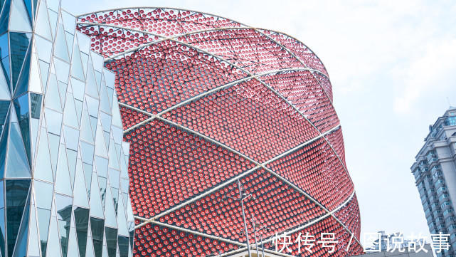 汉秀|我国与春节最应景建筑，外观酷似红灯笼，得过世界第一“照明奖”