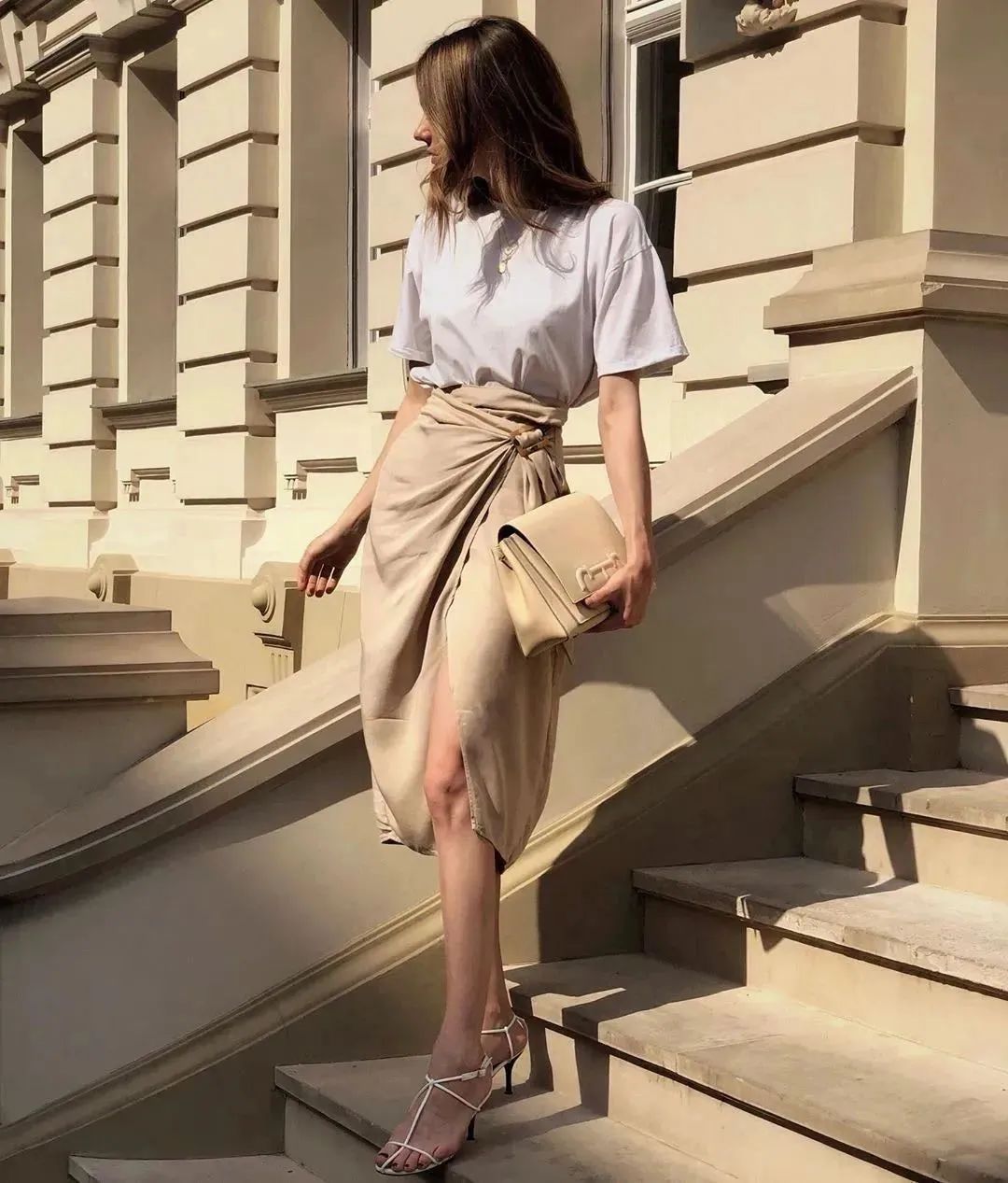 法式|法式上衣+高腰下装，今年夏天必火的组合