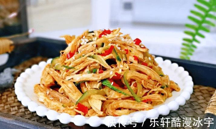 鲜美|伏天要多吃鸡肉,试试3种做法,清爽鲜美,营养滋补,家人胃口好