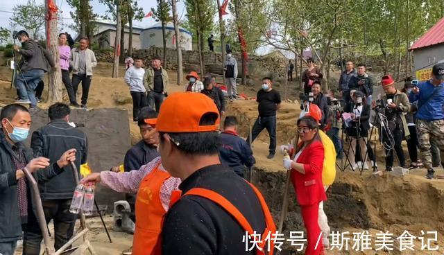 光明顶|拉面哥传奇（32）光明顶改造工程进度很快，人多力量大