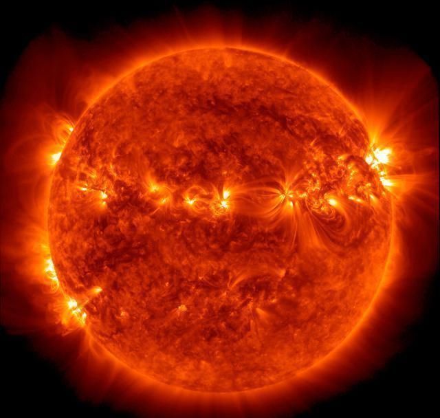 史蒂文森 盾牌座UY已不是宇宙最大恒星,新晋宇宙最大恒星有100亿个太阳大