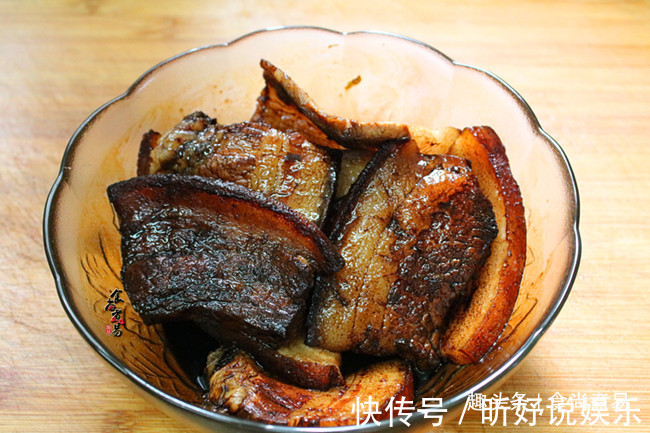 客家扣肉此做法,配菜比肉类还好吃,香香糯糯不油腻,下饭一级棒