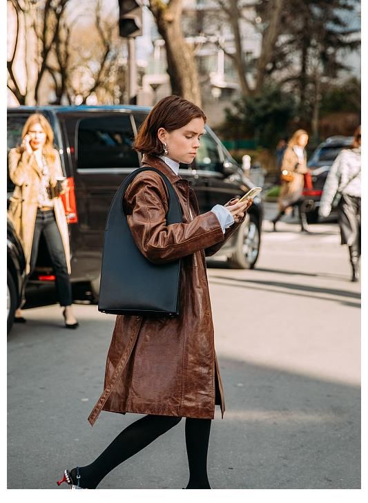 穿搭|专属于秋天的色彩,焦糖色真是美得不像话,不挑皮还有气场