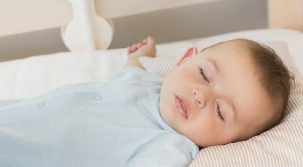 睡眠时间|“脑勺高，聪明包”，宝宝的头型与智商有关？父母们别再被误导了