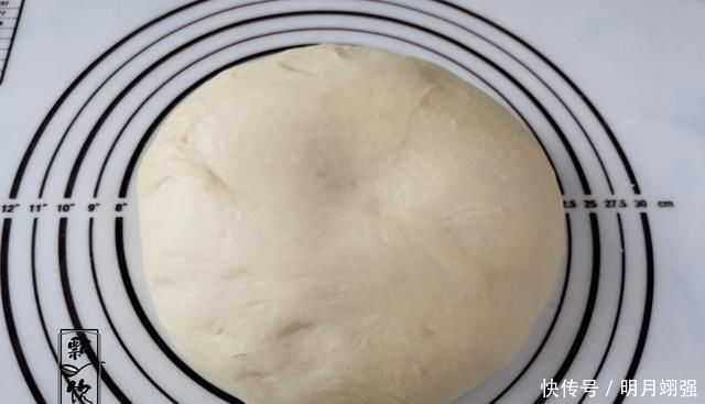 看似平凡却非常好吃的面包, 柔软香甜, 做法简单, 孩子吃着不停嘴