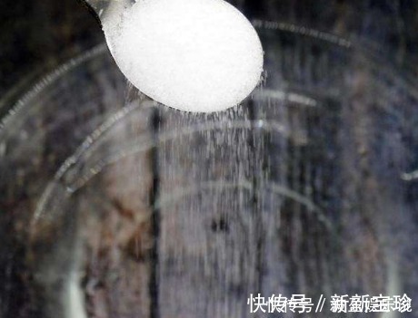 流油|腌咸鸡蛋只放盐就错了,多加3个步骤,鸡蛋个个流油起沙,吃着香