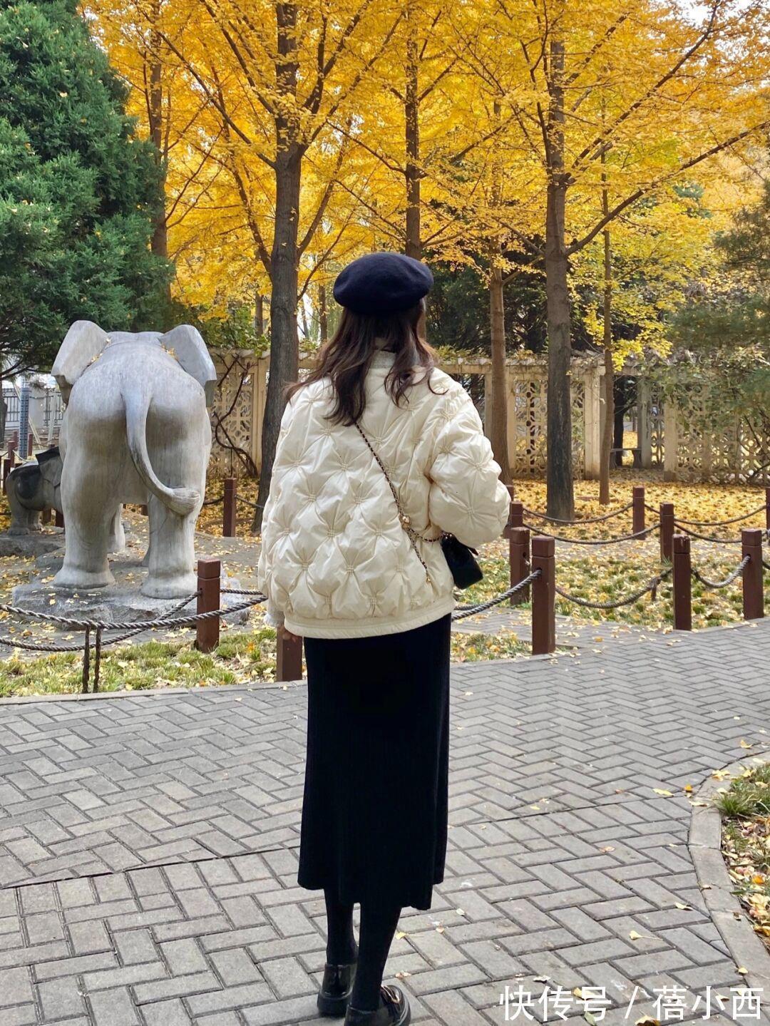 博主 精致的女人最爱穿“小香风羽绒服”,选这4款来搭配,高级又时髦