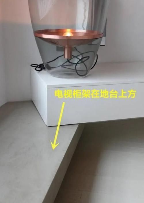 地台|除了沙发,靠墙打10公分悬空地台,来20个客人都坐得下!