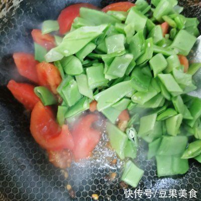 学会西红柿炒扁豆角，解锁正宗味儿