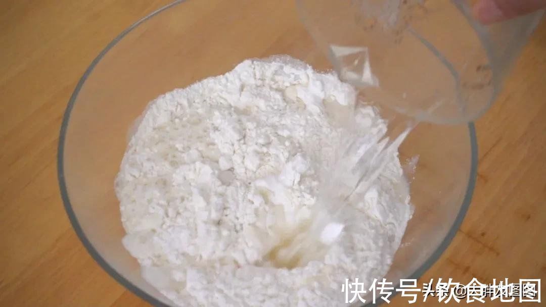 4种材料，不发酵，不用烤箱，自制起酥煎饼，香喷喷的面食