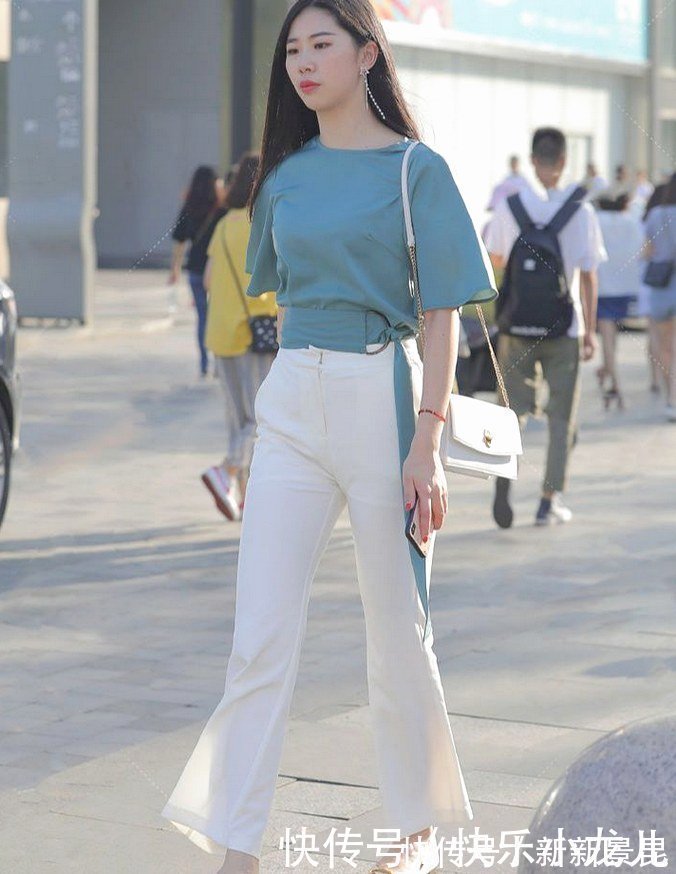 穿搭 喇叭裤增添了几分洒脱感,修身清凉又显身材